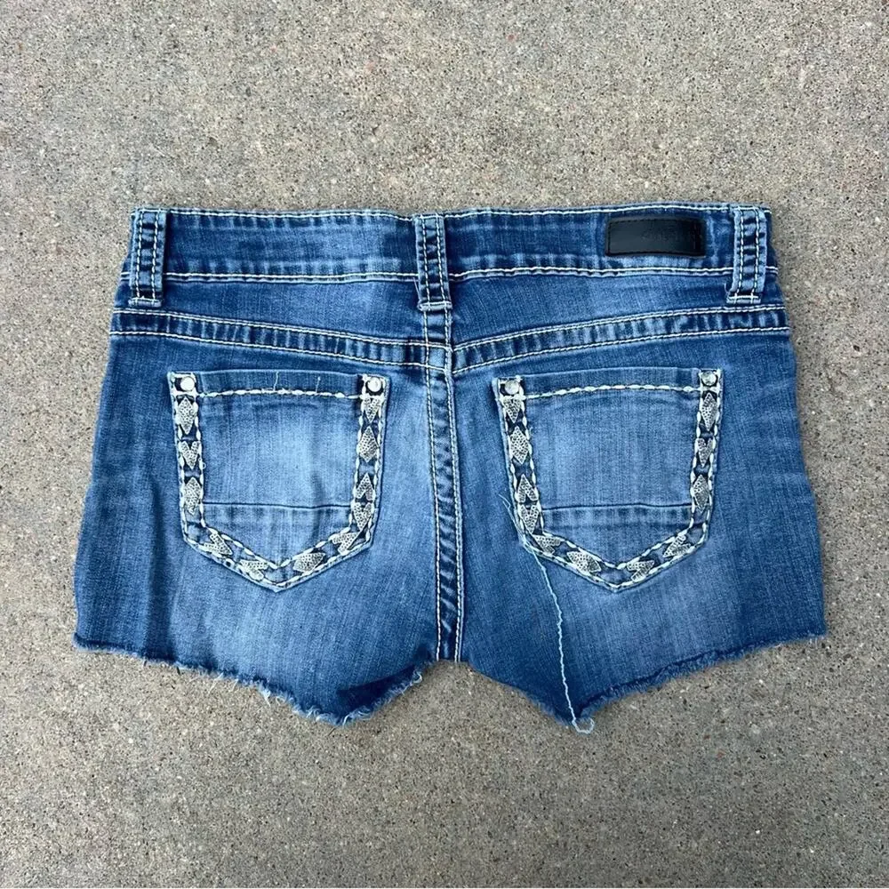 Daytrip virgo embroidered